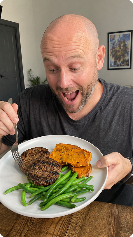 Fresh Meal Plan customer with a keto meal